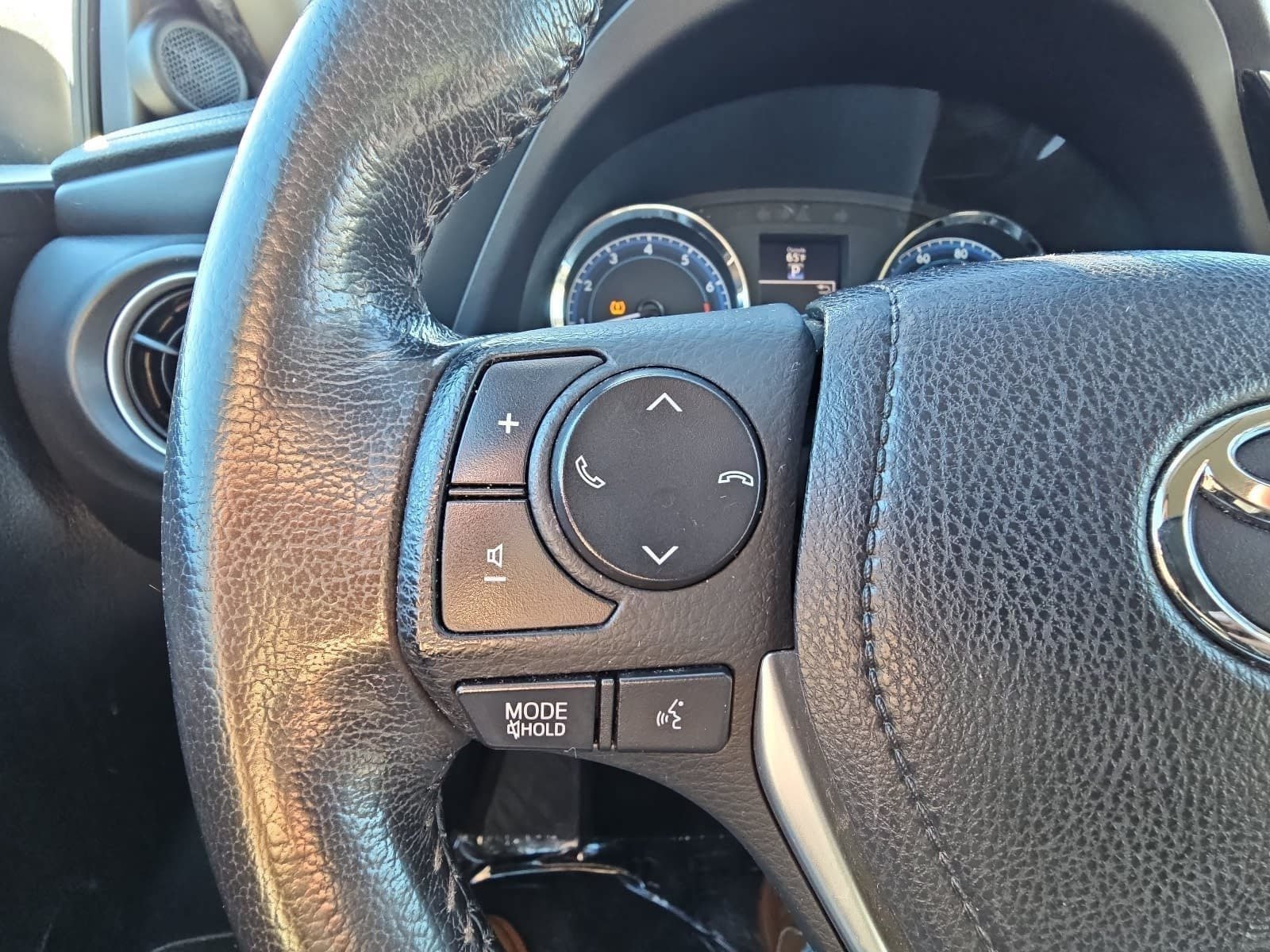 Used 2019 Toyota Corolla SE FWD image 15