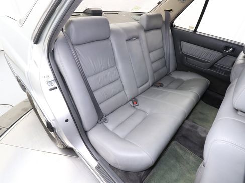 Used 1987 Acura Legend L image 23