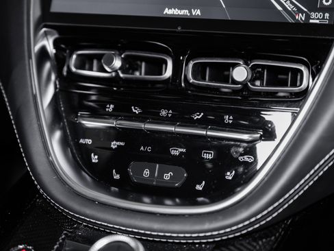 Used 2023 Aston Martin DBX 707 image 33