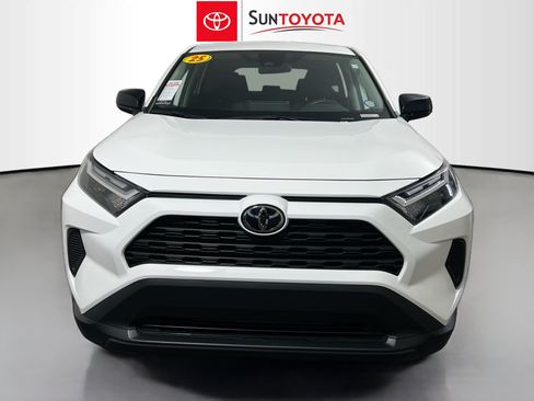 Used 2025 Toyota RAV4 LE FWD image 10