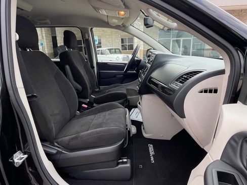 Used 2013 Dodge Grand Caravan SE FWD image 26