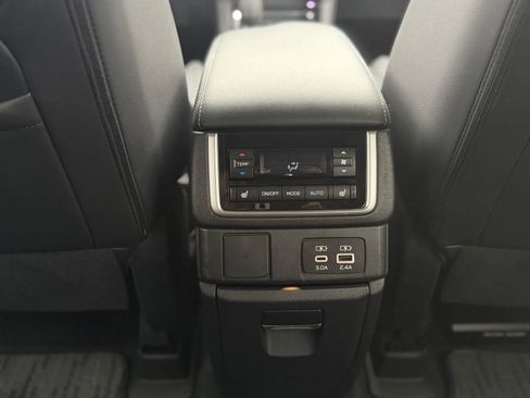 Used 2023 Subaru Ascent Limited w/ Technology Package AWD/4WD image 15