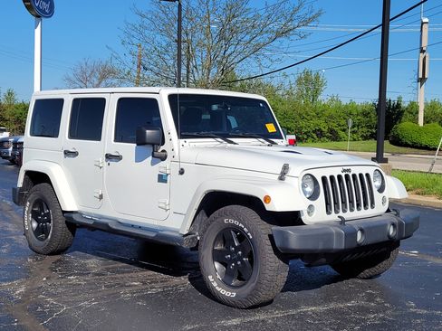 Used 2015 Jeep Wrangler Unlimited Sahara image 1