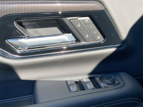 New 2026 GMC Yukon XL Elevation w/ LPO, Get Active Package image 20