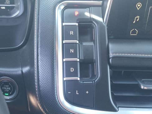 Used 2022 GMC Yukon XL AT4 AWD/4WD image 26