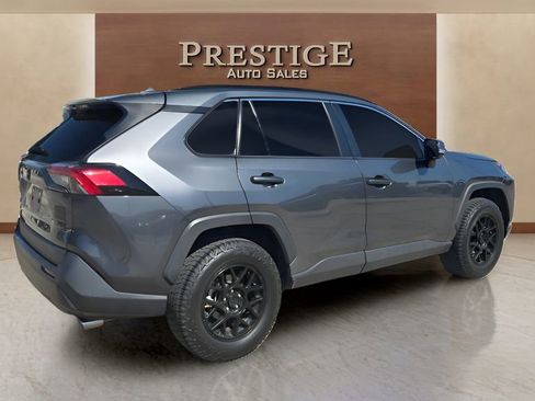 Used 2021 Toyota RAV4 XLE image 10