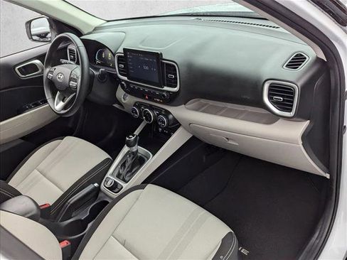 Certified 2025 Hyundai Venue SEL image 21