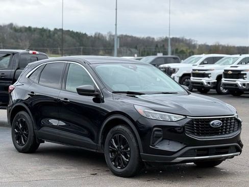 Certified 2024 Ford Escape Active AWD/4WD image 38