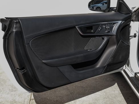 Used 2021 Jaguar F-TYPE P300 image 34