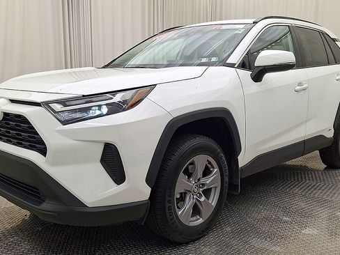 Certified 2022 Toyota RAV4 XLE w/ Convenience Package AWD/4WD image 11