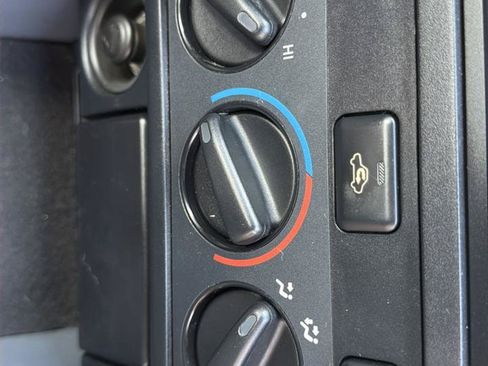 Used 2000 Toyota Camry CE FWD image 30