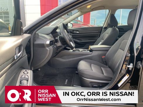 Used 2024 Nissan Altima 2.5 SV image 14