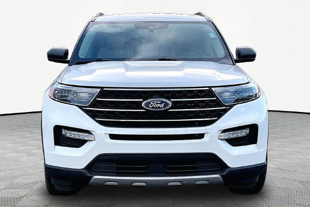 Used 2020 Ford Explorer XLT w/ Equipment Group 202A RWD image 2