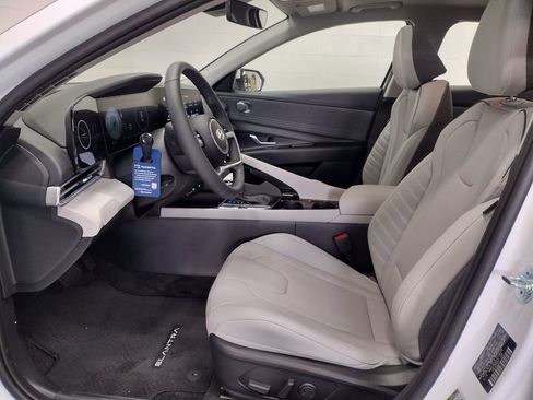 New 2026 Hyundai Elantra Limited FWD image 22