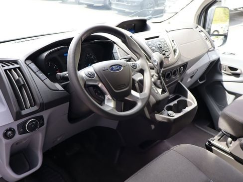 Used 2019 Ford Transit 350 XLT RWD image 5