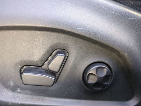 Used 2019 Jeep Compass Limited image 18