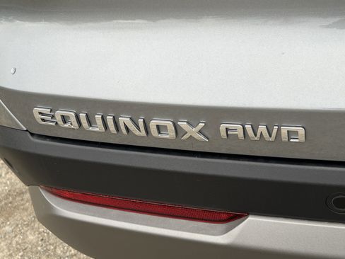 New 2026 Chevrolet Equinox LT w/ Convenience Package II image 9