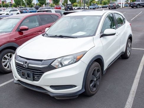 Used 2016 Honda HR-V LX image 3