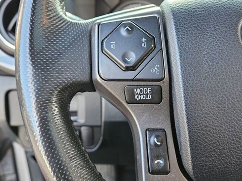 Used 2017 Toyota Tacoma TRD Sport image 26