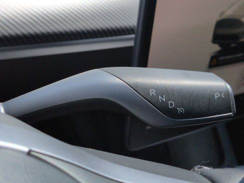Used 2023 Tesla Model Y AWD image 25