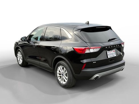 Certified 2022 Ford Escape SE image 3