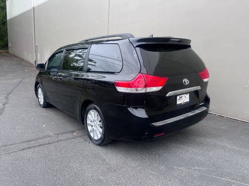 Used 2011 Toyota Sienna Limited w/ Premium Pkg AWD/4WD image 5