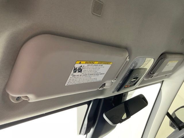 Used 2025 Toyota Prius XLE FWD image 22