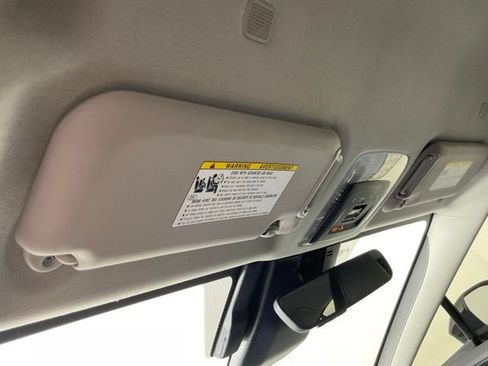 Used 2025 Toyota Prius XLE FWD image 22