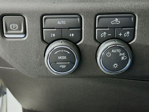 Used 2022 Chevrolet Silverado 1500 LT image 16