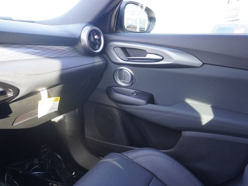 New 2024 Alfa Romeo Tonale Veloce image 28