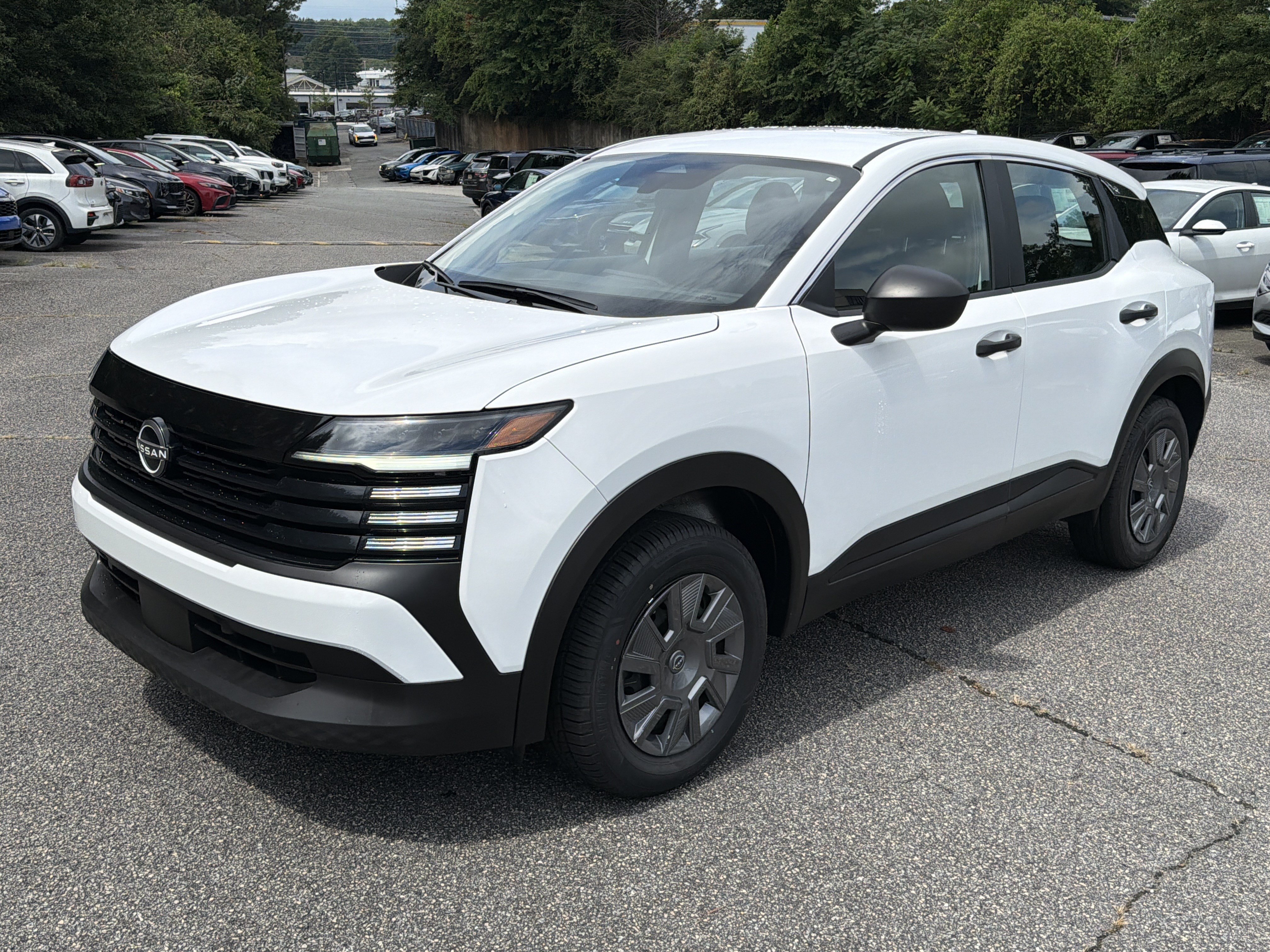Used 2025 Nissan Kicks S FWD image 3