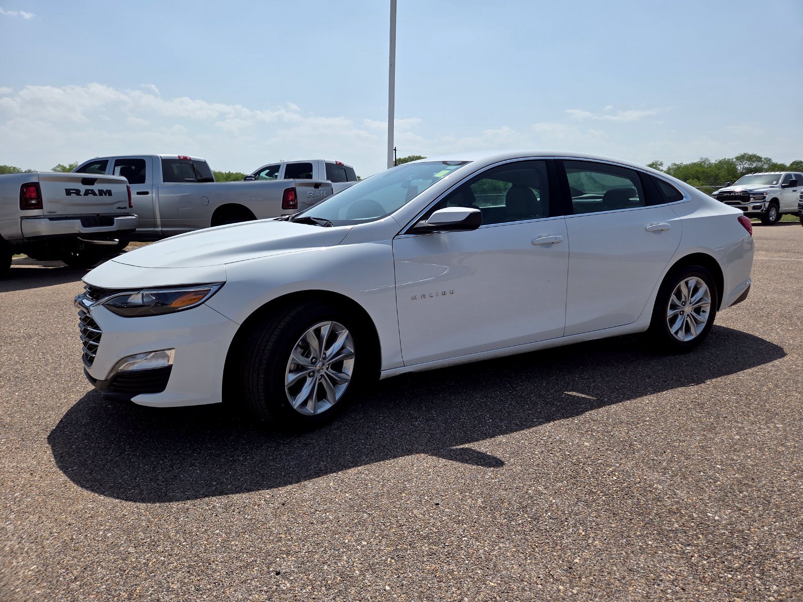 Used 2024 Chevrolet Malibu LT FWD image 3