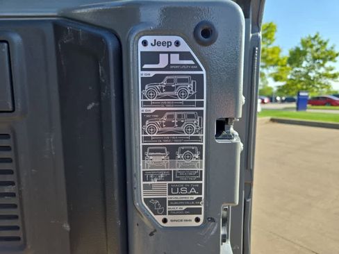 Used 2022 Jeep Wrangler Unlimited Sahara w/ Safety Group image 22