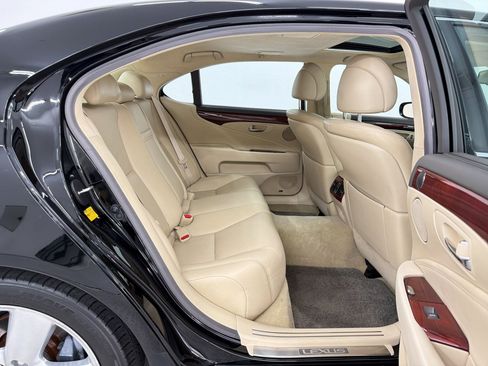 Used 2011 Lexus LS 460 L w/ Luxury Pkg image 26