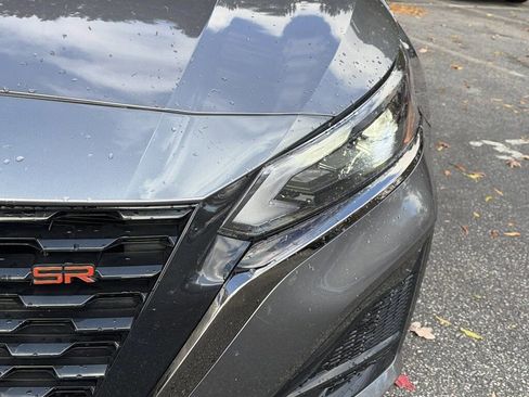 Certified 2025 Nissan Altima 2.5 SR image 11