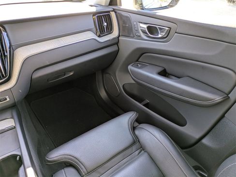 Certified 2022 Volvo XC60 B5 Inscription w/ Advanced Package image 17