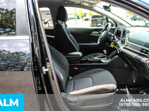 Used 2025 Kia Sportage LX FWD image 21