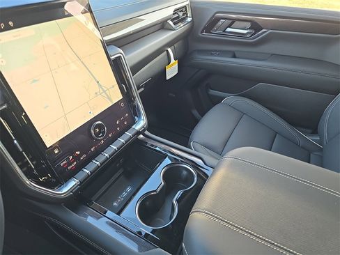 New 2026 GMC Yukon Elevation image 26