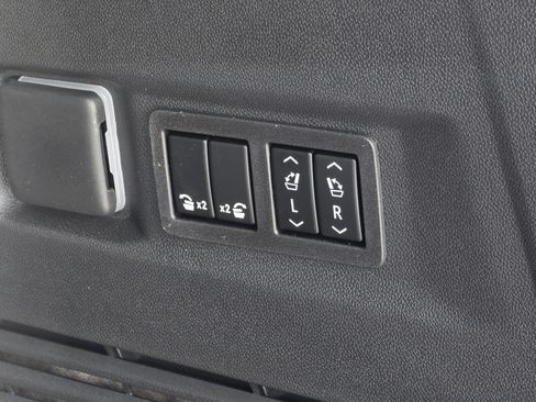 New 2026 GMC Yukon AT4 w/ AT4 Premium Package AWD/4WD image 10