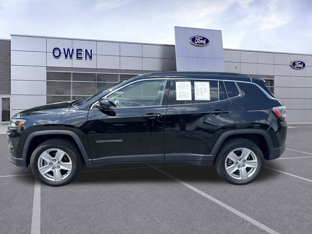 Used 2022 Jeep Compass Latitude w/ Convenience Group AWD/4WD image 2