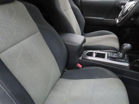 Used 2021 Toyota Tacoma TRD Sport image 24