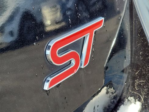 Used 2020 Ford Explorer ST w/ ST Street Pack image 6