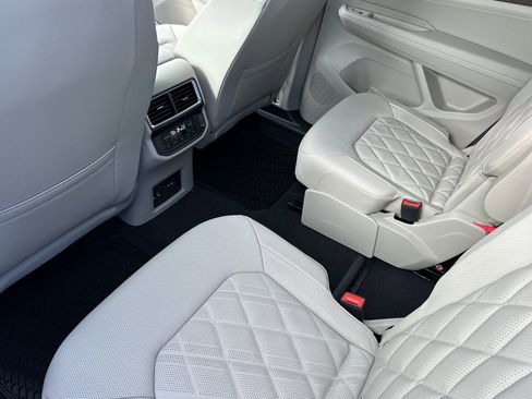 New 2026 Volkswagen Atlas SEL Premium R-Line image 11