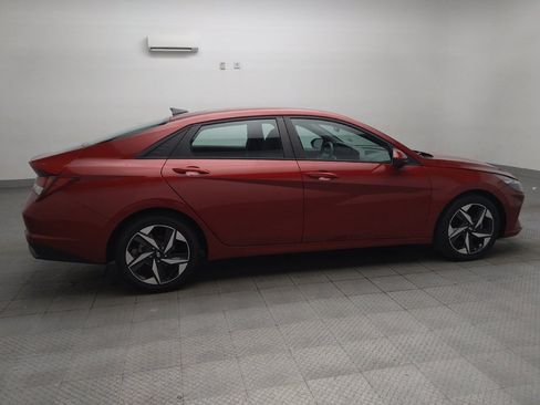 Used 2023 Hyundai Elantra SEL w/ Convenience Package FWD image 10