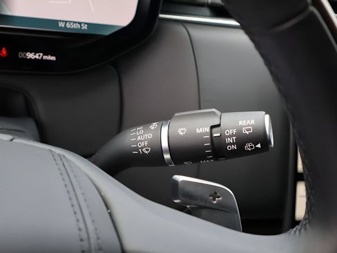 Certified 2025 Land Rover Range Rover Autobiography AWD/4WD image 35