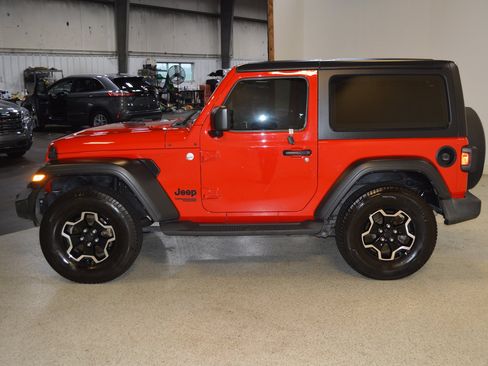 Used 2021 Jeep Wrangler Sport AWD/4WD image 6