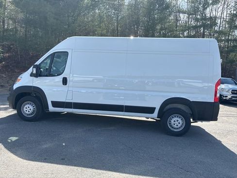 Used 2024 RAM ProMaster 2500 w/ Convenience Group FWD image 6