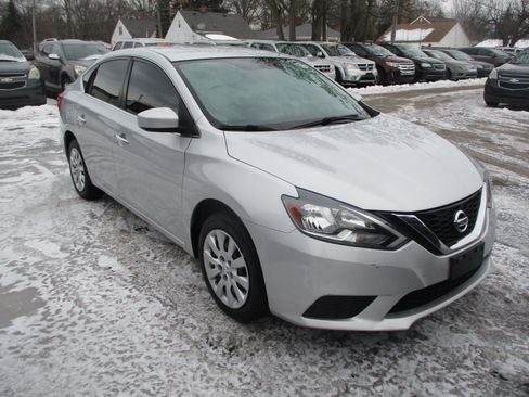 Used 2016 Nissan Sentra SV image 1