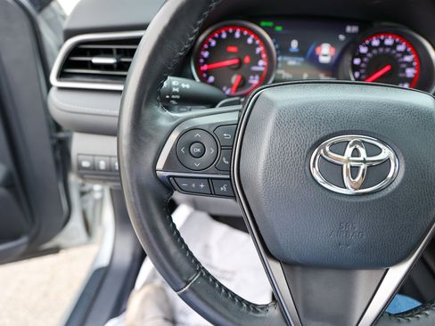 Used 2022 Toyota Camry XSE w/ Navigation Package image 18