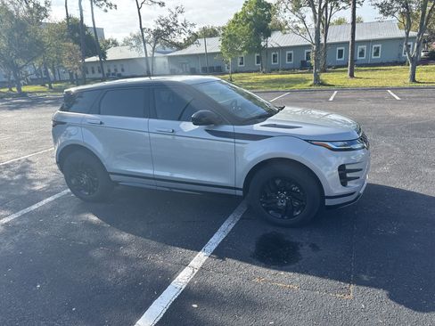 Used 2023 Land Rover Range Rover Evoque R-Dynamic S image 3